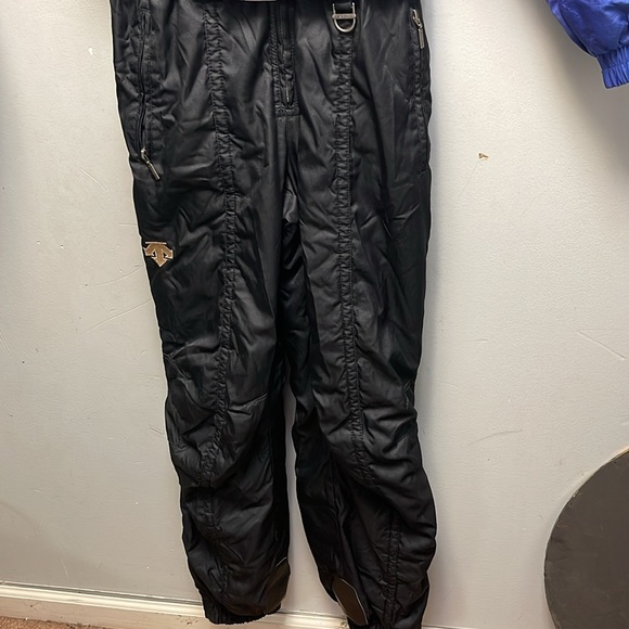 Vintage 90’S DESCENTE Men’s Full Ski Suit US Large Black Japan
Great condition - Picture 3 of 10